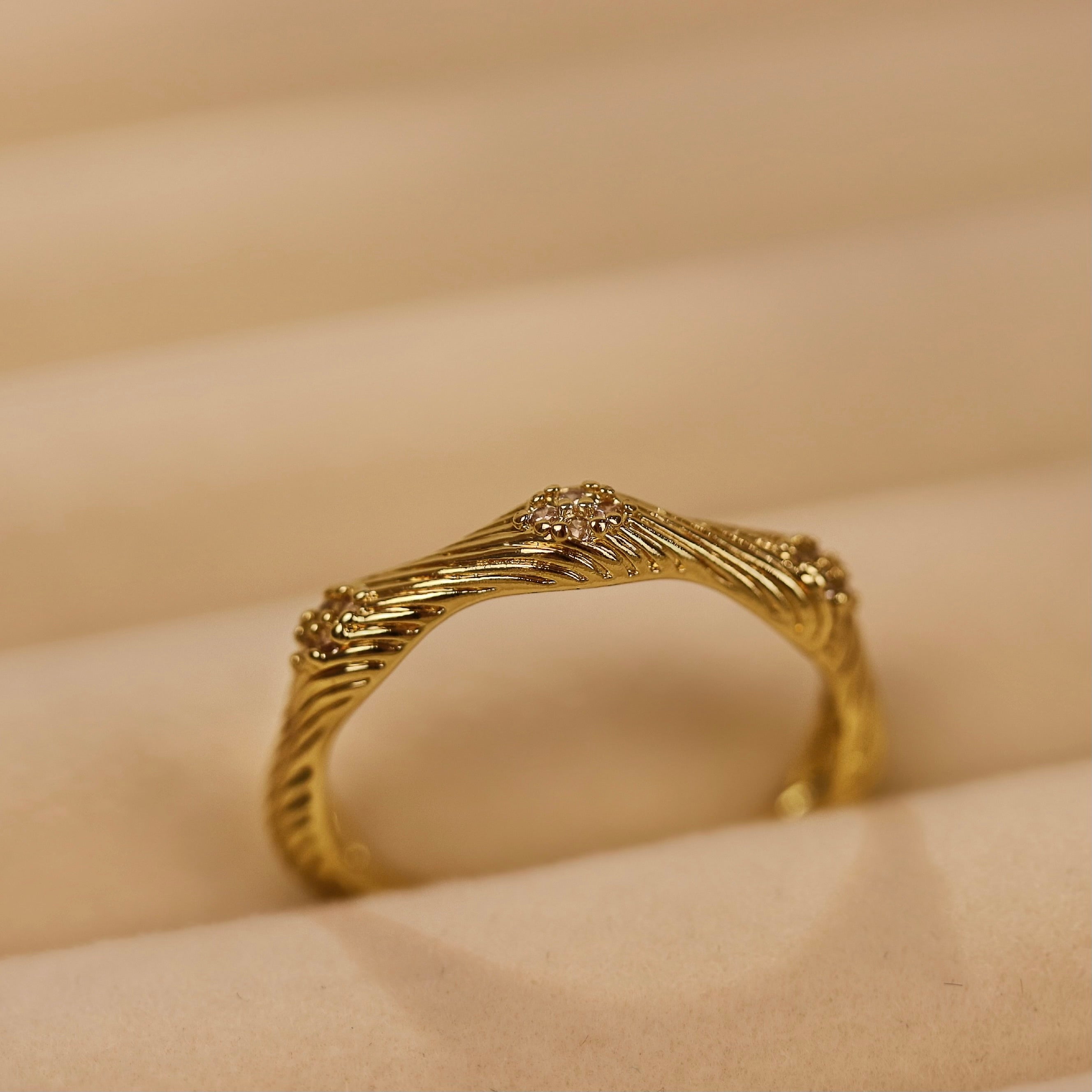 Evelia Ring