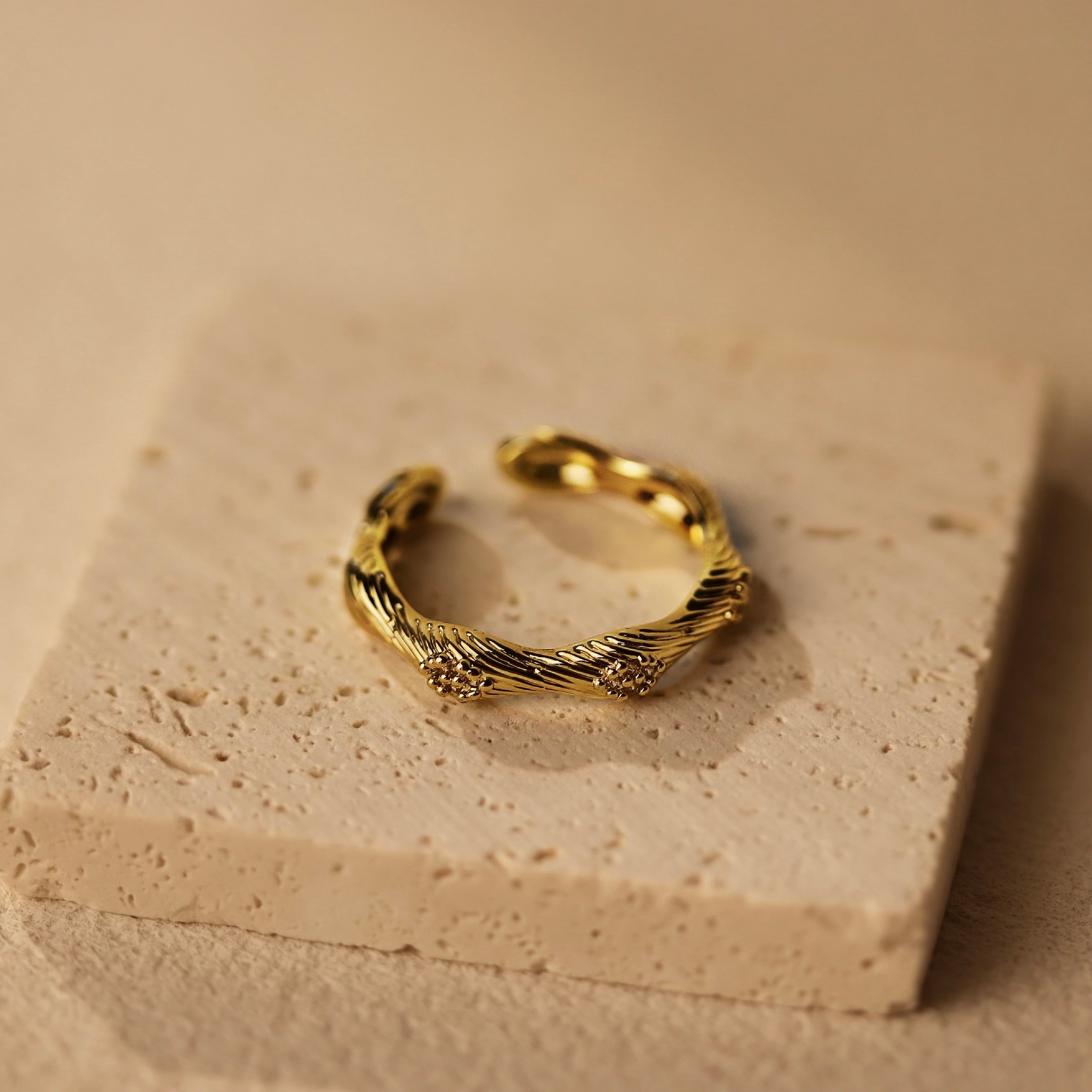 Evelia Ring