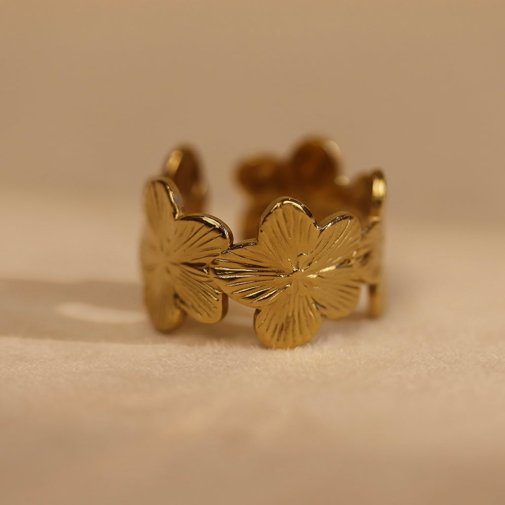 Precious Flowers Ring