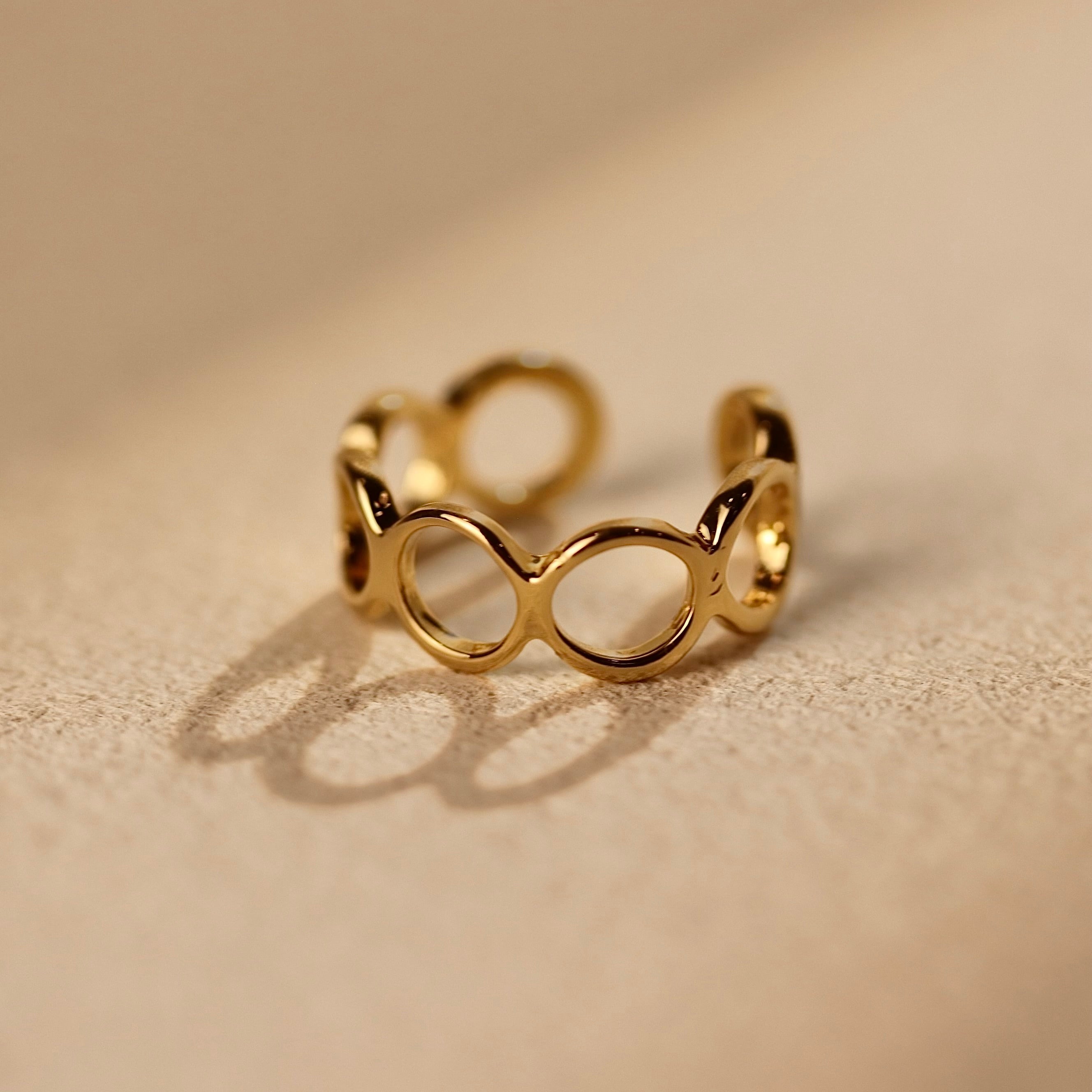 Hollow Links Ring