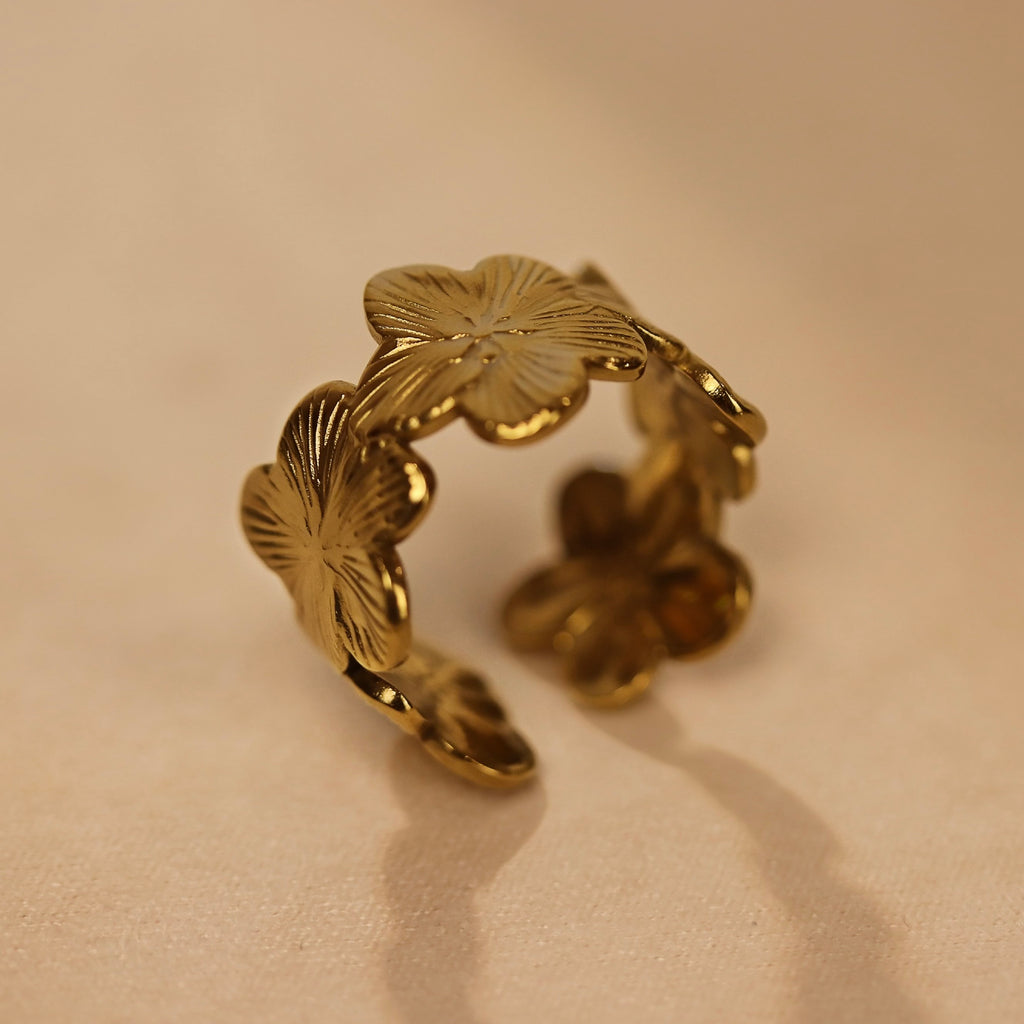 Precious Flowers Ring