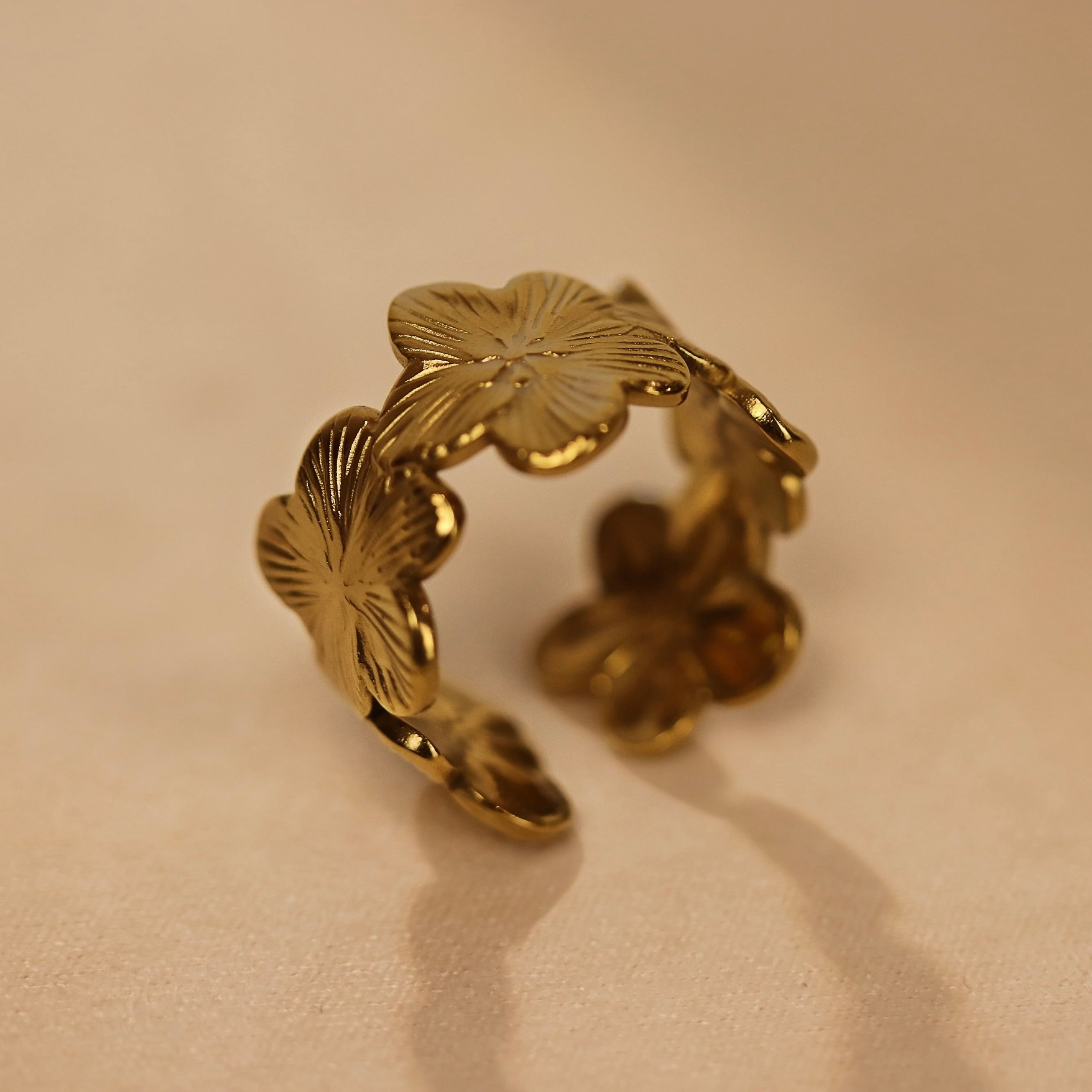 Precious Flowers Ring