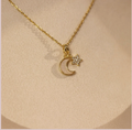 Collier Lune et Étoile Scintillants
