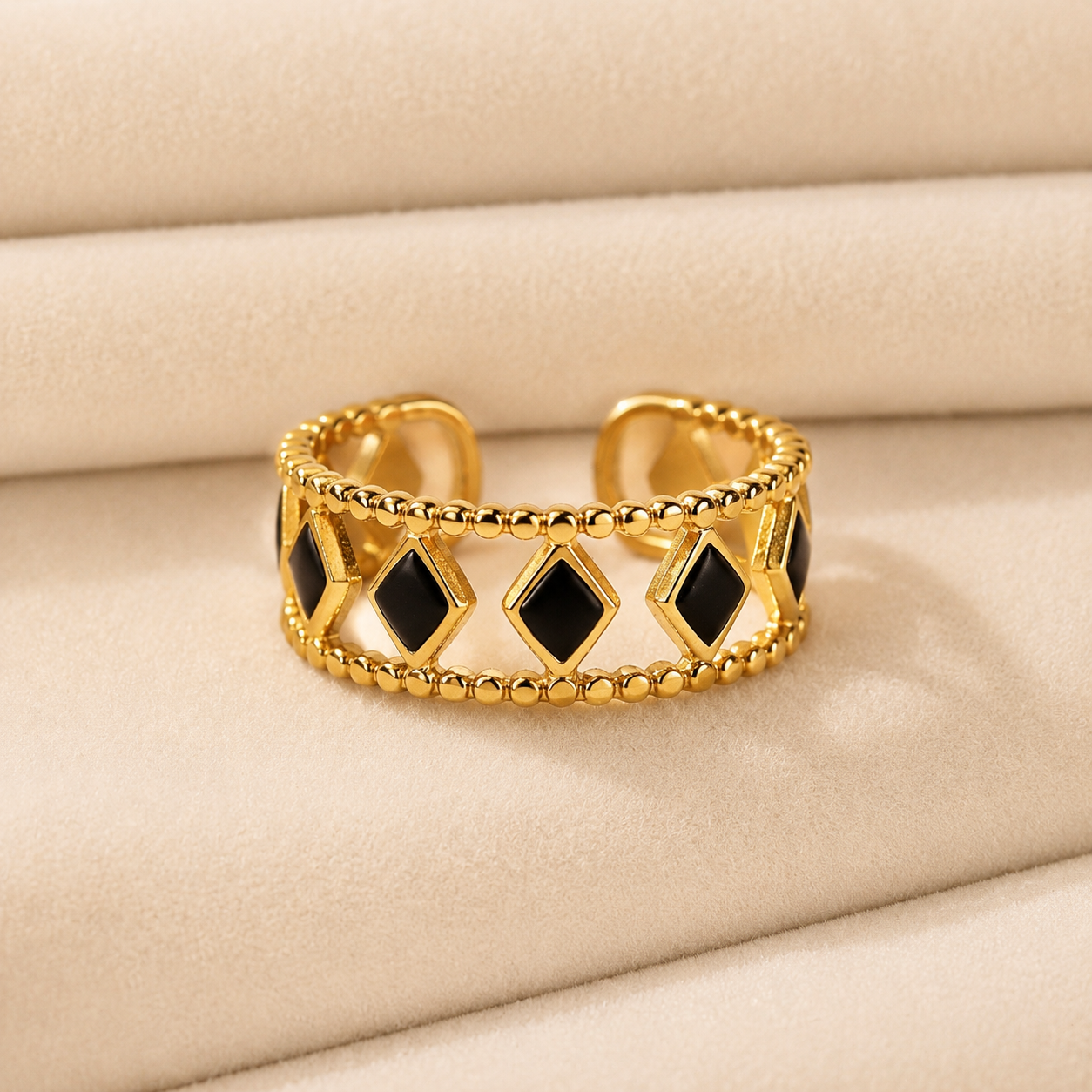 Black Lattice Ring